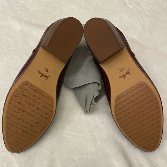 Zodiac Women's Deep Red Crocodile Texture Slip-On Mules - Picture 3 of 4